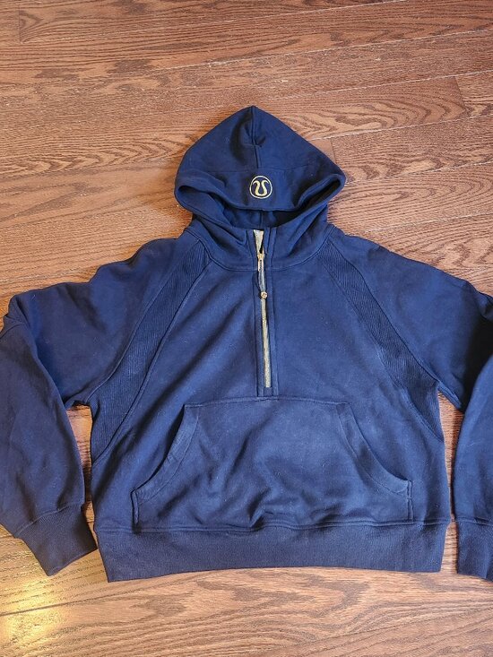 NWOT Lululemon Women Navy Oversized Scuba M/L Half Zipper Gold logo - Picture 1 of 10